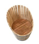 Assise design en douelles, finition peinte rose, style artisanal