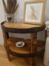 Table de bout en couvercle de fût de whisky – Chêne rustique artisanal – Image 1