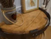 Table de bout en couvercle de fût de whisky – Chêne rustique artisanal – Image 6