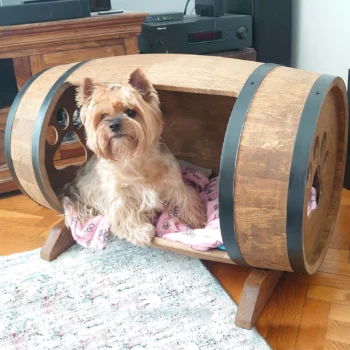 Niche rustique pour petit chien en bois d’aulne