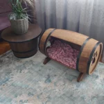 Niche rustique pour petit chien en bois d’aulne