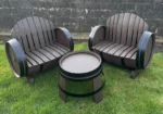 Ensemble tonneaux 2 places avec table – Mobilier de jardin en chêne recyclé