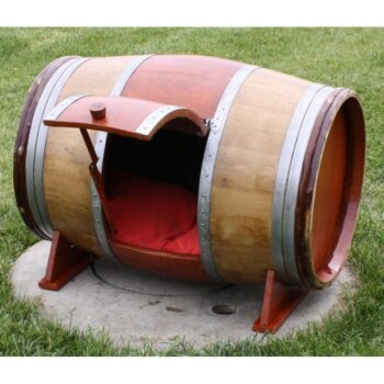 Niche pour chien en fût de vin recyclé avec porte amovible